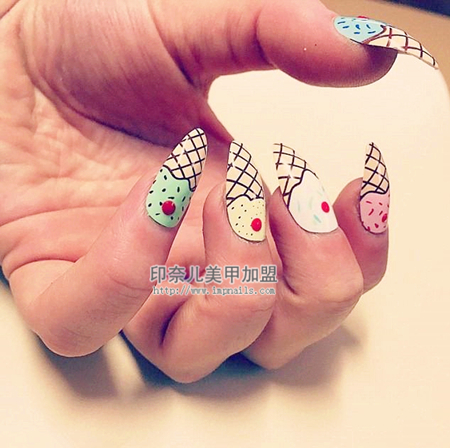 ylzx美甲丨夏日与冰淇淋美甲更配!凹造型必备7款美甲款式图片 ylzx美甲丨夏日与冰淇淋美甲更配!凹造型必备7款美甲款式图片