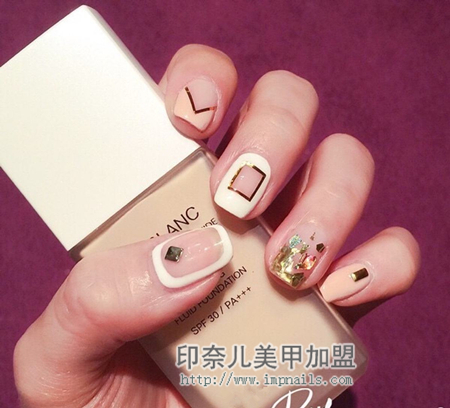 美甲加盟,美甲培训,美甲图片,美甲教程 ylzx美甲丨范冰冰蒋欣杨丞琳都爱的时尚金属美甲图片