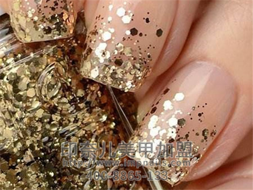招财运,金色美甲,美甲款式,脱贫